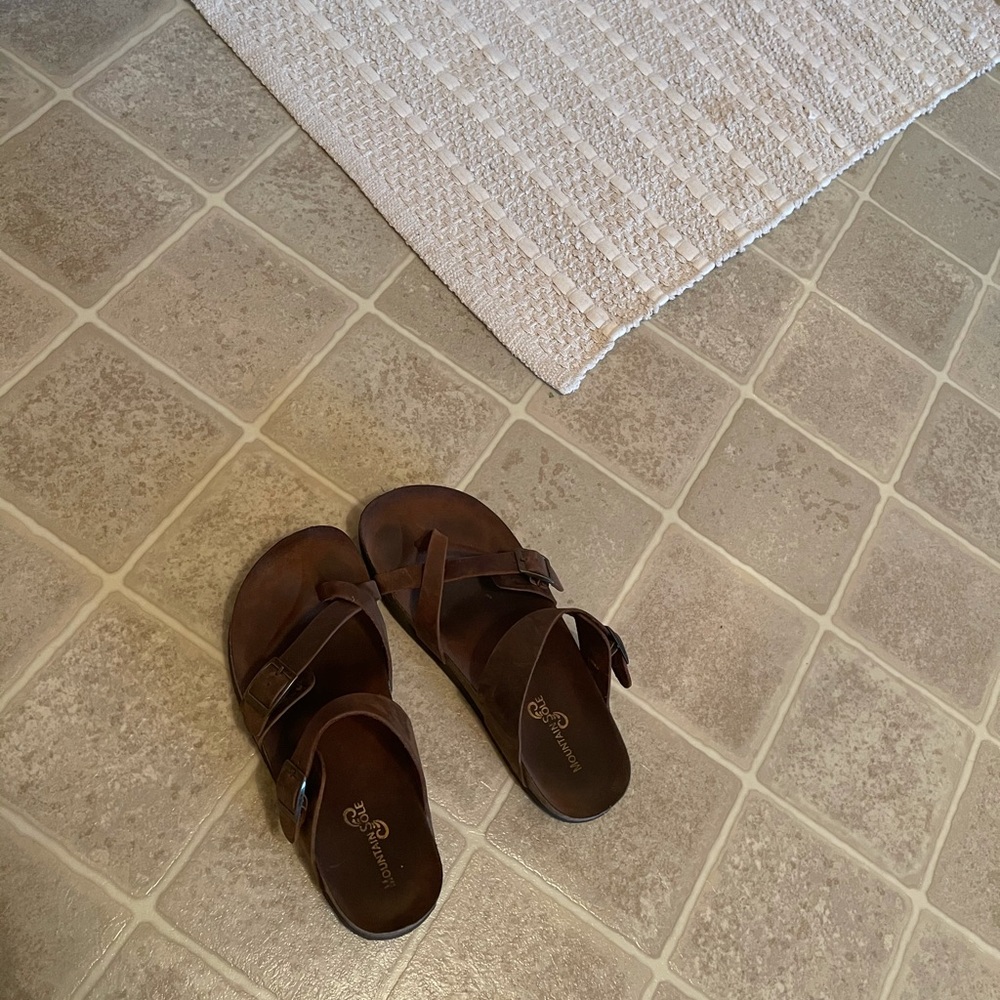 Sandals - Picture 2 of 3